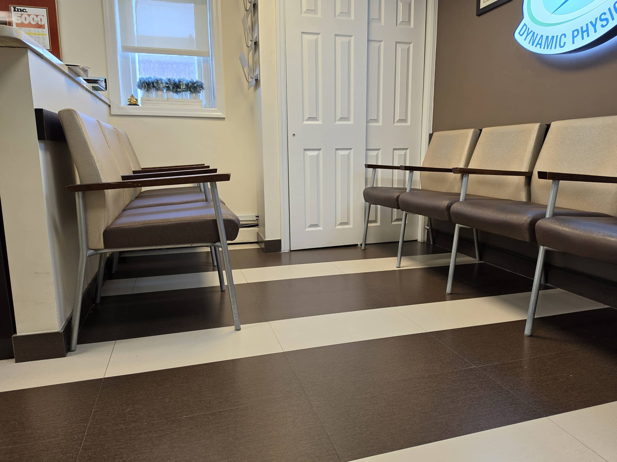 Glen Oaks clinic waiting area with patient seating
