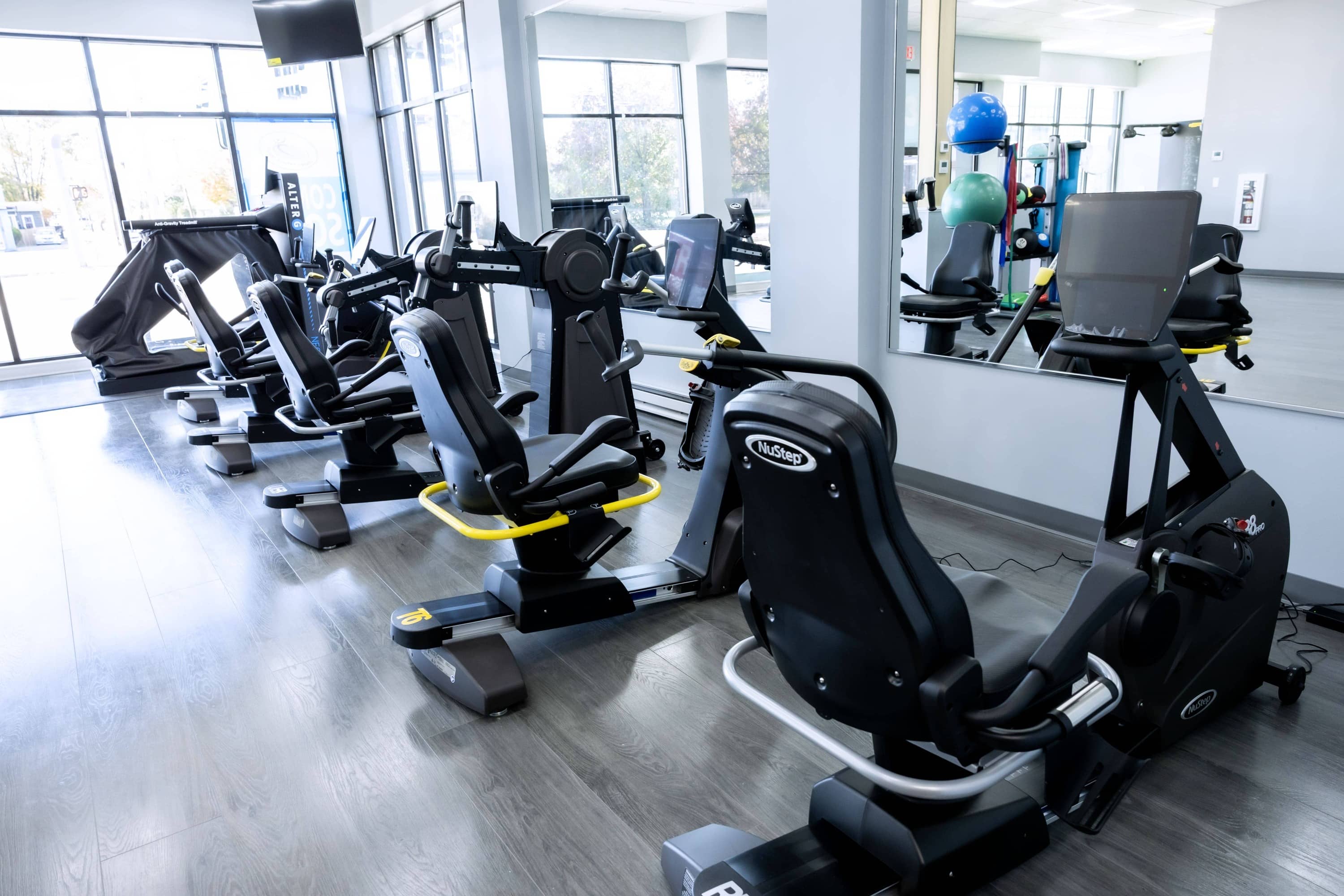 Hicksville clinic interior for one-on-one physical therapy sessions